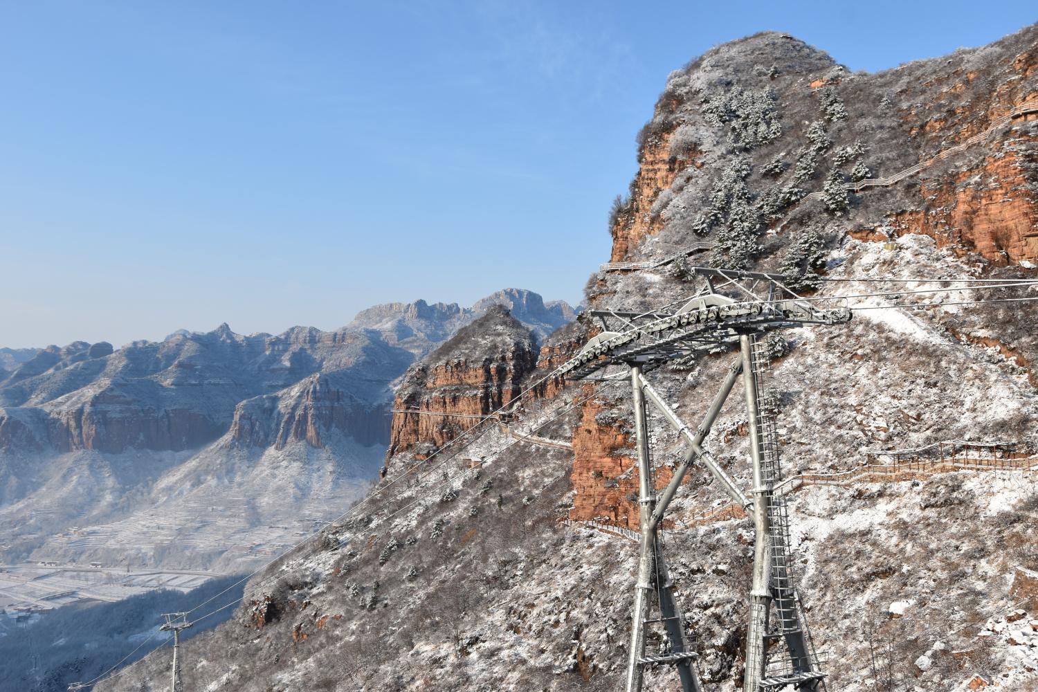 河南武安東太行景區(qū)脫掛索道 長度：1863米，高差：443米 運量2400人小時 速度6.0米秒(1).jpg
